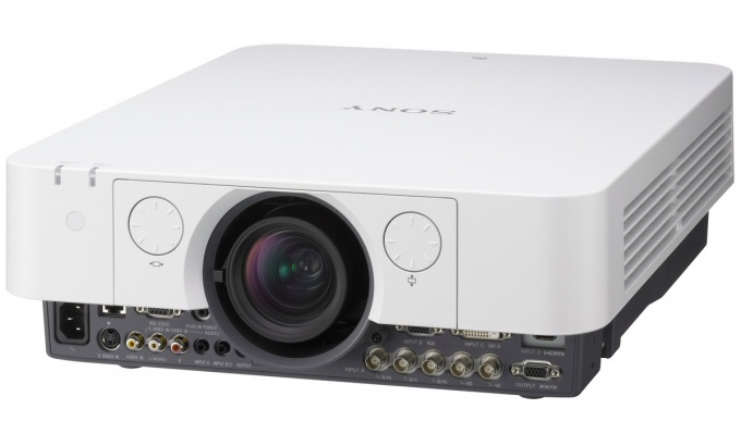 Фото SONY VPL-FH31