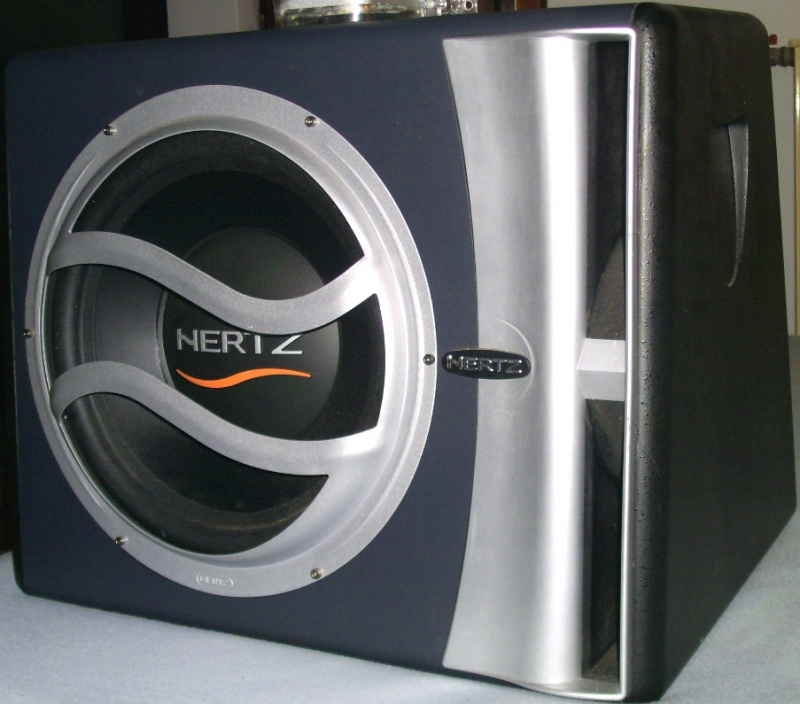 Фото Hertz EBX 250.4 Sub-box reflex